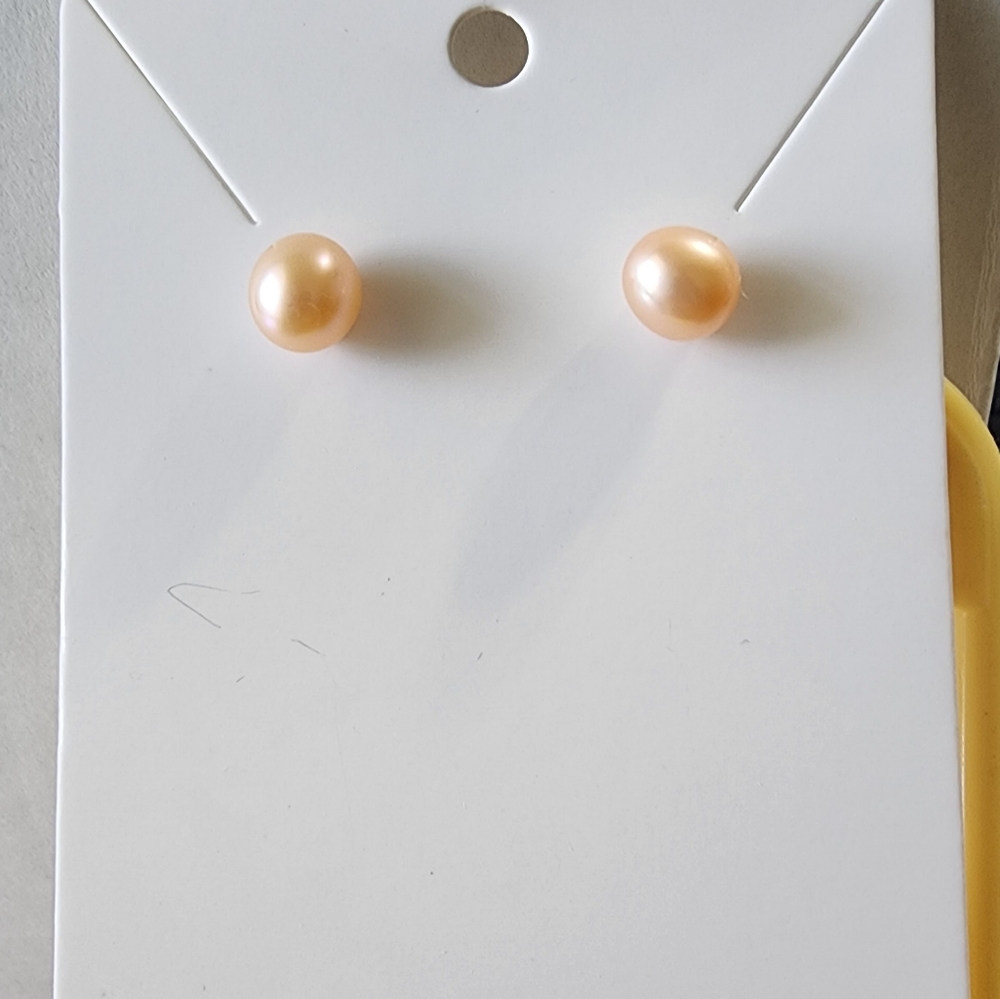 Peach Pearl Studs